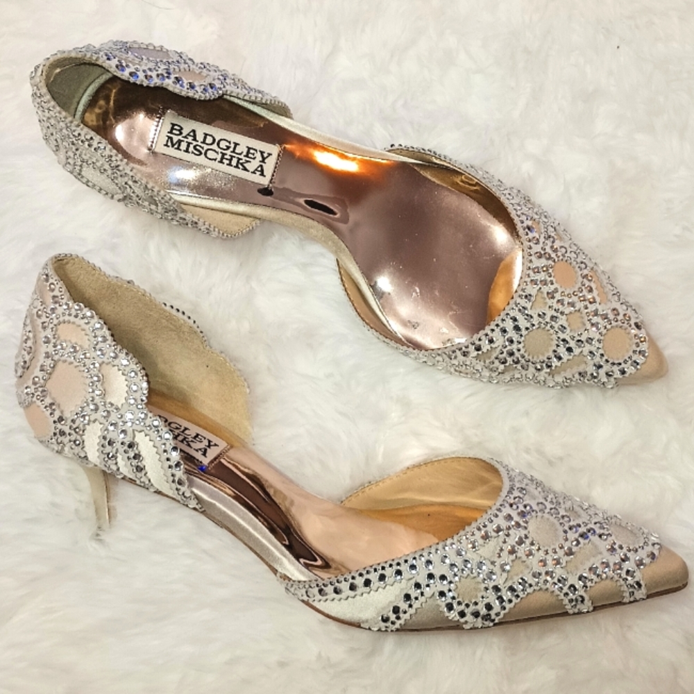 Badgley Mischka Ginny Kitten Heels Ivory